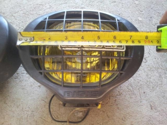 สปอร์ตไลท์รถยนต์มือสอง