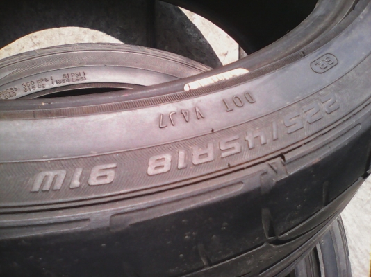 225/45R18 DUNLOP DIREZZA DZ101  มี 2 เส้น ปี2011 TEL.081-427-3941