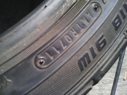 225/45R18 DUNLOP DIREZZA DZ101  มี 2 เส้น ปี2011 TEL.081-427-3941