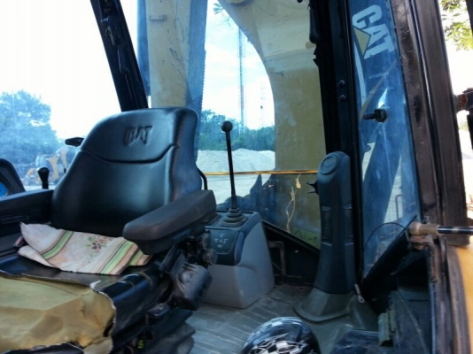 รถตักหน้า / ขุดหลัง  CAT  422E   สนใจติดต่อ 081 - 6079515
