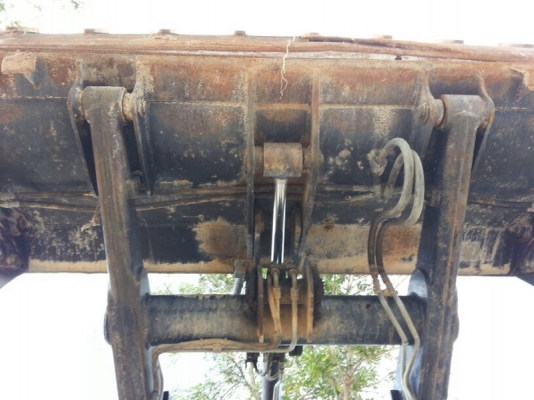 รถตักหน้า / ขุดหลัง  CAT  422E   สนใจติดต่อ 081 - 6079515