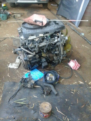 ขาย(29,000)เครื่องพร้อมเกียร์ มัสด้าBT-50มีใบคุม  คอมมอลเรว