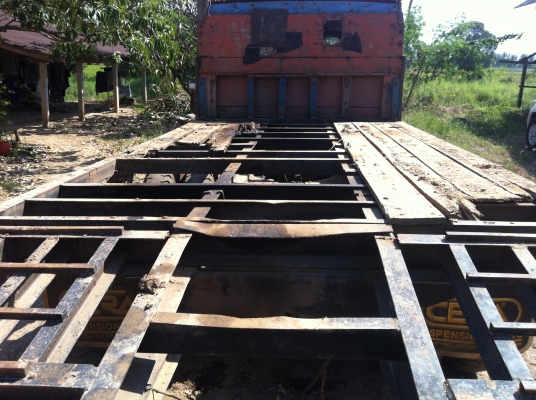 ขาย10ล้อหน้ายาว2เพลาร็อกกี้ เครื่อง6BG1 พวงมาลัยเพาเวอร์