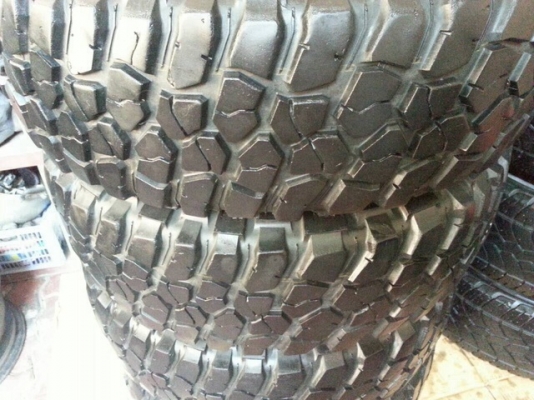 ขายยาง BF km2 31 x 10.5 x 15 ปี 10 ขายยาง BF km2 31 x 10.5 x 15 ปี 10