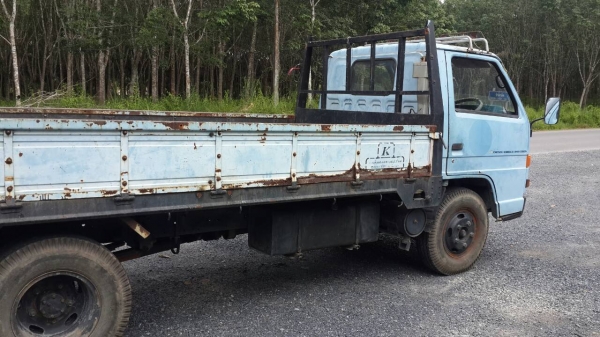 6ล้อ ISUZU NKR 110แรงม้า กะบะยาว 4.30ม รถคัทซีสวย เครื่องดี พร้อมใช้ 087-2976734