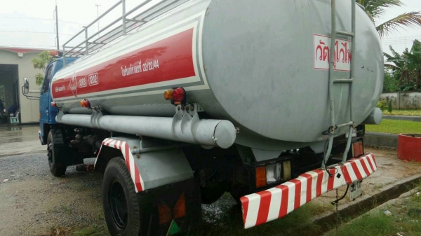 6ล้อบรรทุกน้ำมัน ISUZU NPR 115แรงม้า ห้างแท้ แทงค์7000ลิตร คัทซีสวย เครื่องเดิมๆ ราคาต่อรองได้ 087-2976734