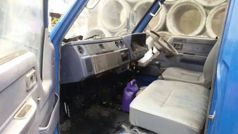 6ล้อติดเครน TOYOTA วางเครื่องISUZU ลงเล่มแล้ว รถใช้ในร้านวัสดุก่อสร้าง เครน1ตัน เล่มพร้อม 087-2976734