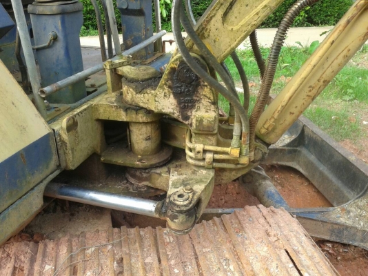 KOMATSU PC40-6 รถพร้อมใช้ แรงดี เครื่องแห้ง ราคาคุยได้ 087-2976734