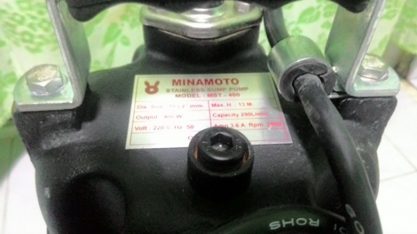 ปั๊มไดโว่ดูดน้ำ ดูดโคลน เสื้อสแตนเลส ขนาดท่อ 2 นิ้ว สภาพดีเกิน 90 เปอร์เซนต์พร้อมใช้ครับ