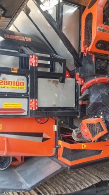 ขายรถเกี่ยวข้าว รุ่น อมตะปี2 ปี56ใช้งานน้อยเฉพาะนาปะ สภาพเต็มเดิมเครื่อง มิตซู270เทอร์โบ ช่วงล่างดี ใบแทรคเต็ม ตู้สีดี ปั๊มแห้งไดกิ้น23