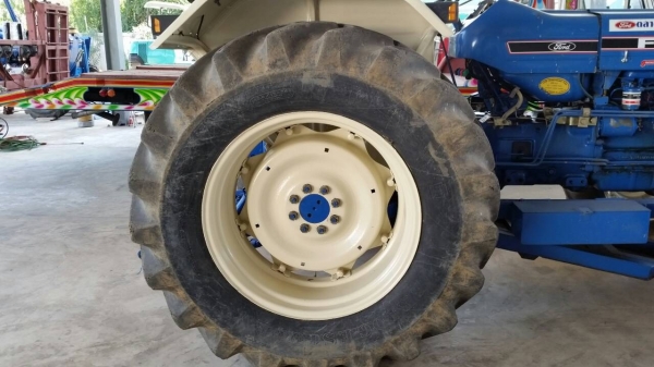 ขาย ฟอร์ด6610 สภาพดี เครื่องดี ช่วงล่างดี ว่าไป อุปกรณ์ผานหน้า หางไถ ครบ TEL :ธวัชชัย 0899207299