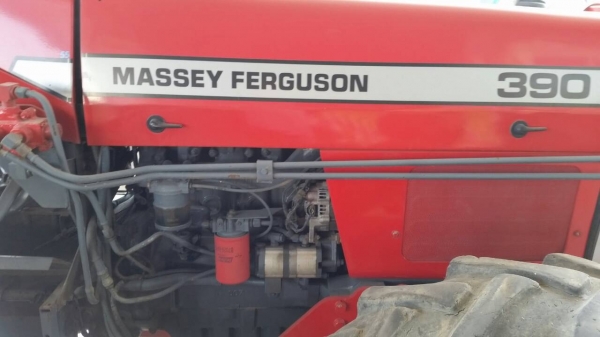 รถไถมือเดียวจากห้าง 2 เพลา MASSEY 390 ใบมีด และ หาง 7 เครื่องดี ปั้มดี ยางสวย ราคา 550,000 โทร 081-8507085 (เอ)