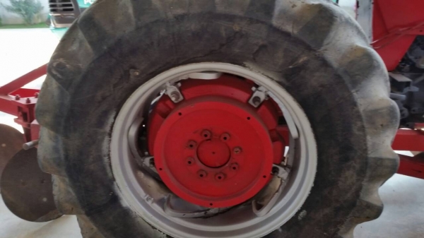 รถไถ MASSEY 185 เพลาเดียว เครื่องดี ปั้มดี ยางสวย ราคา 220,000 โทร  089-9207299