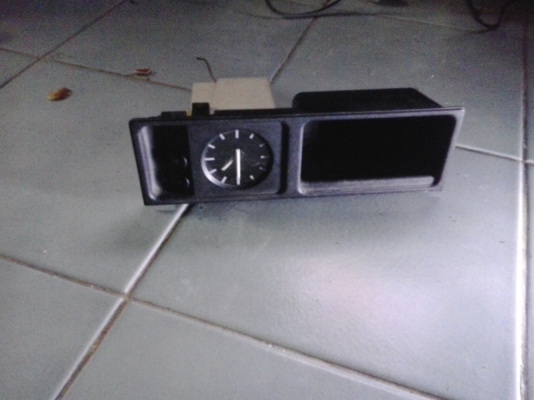 ขายนาฬิกาติดรถยนต์ BMW E36 คับ  700 บาทคับ