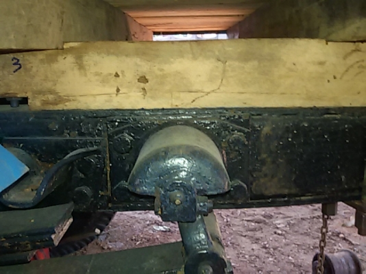 (ร้านรุ่งโรจน์ 082-1057078)ขาย 6ล้อ isuzu  Tl 100แรง(ฝาดำ) (4BC2)รถบ้านฝากขายคับ เกียร์สั้น มีสโล  เครื่องแน่นมาก  ฟิตมาใหม่ แชสซีสวยจัดตลอดเส้นคับ เสริมเหล็กด้านบน-ล่างตลอดเส้น แข็งแรงมาก ยางดี6เส้น พร้อมใช้เลย  เล่มทะเบียนพร้อมโอนคับ