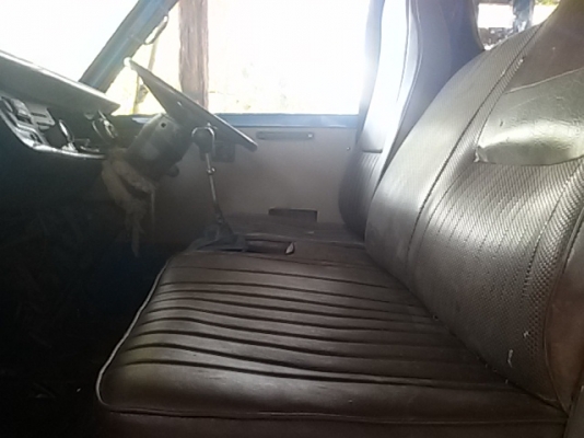 (ร้านรุ่งโรจน์ 082-1057078)ขาย 6ล้อ isuzu  Tl 100แรง(ฝาดำ) (4BC2)รถบ้านฝากขายคับ เกียร์สั้น มีสโล  เครื่องแน่นมาก  ฟิตมาใหม่ แชสซีสวยจัดตลอดเส้นคับ เสริมเหล็กด้านบน-ล่างตลอดเส้น แข็งแรงมาก ยางดี6เส้น พร้อมใช้เลย  เล่มทะเบียนพร้อมโอนคับ