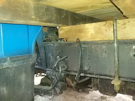 (ร้านรุ่งโรจน์ 082-1057078)ขาย 6ล้อ isuzu  Tl 100แรง(ฝาดำ) (4BC2)รถบ้านฝากขายคับ เกียร์สั้น มีสโล  เครื่องแน่นมาก  ฟิตมาใหม่ แชสซีสวยจัดตลอดเส้นคับ เสริมเหล็กด้านบน-ล่างตลอดเส้น แข็งแรงมาก ยางดี6เส้น พร้อมใช้เลย  เล่มทะเบียนพร้อมโอนคับ