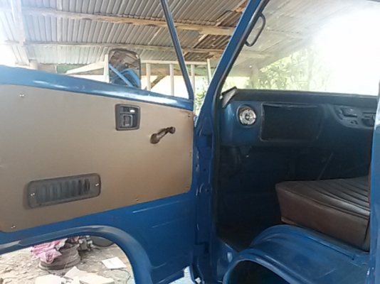 (ร้านรุ่งโรจน์ 082-1057078)ขาย 6ล้อ isuzu  Tl 100แรง(ฝาดำ) (4BC2)รถบ้านฝากขายคับ เกียร์สั้น มีสโล  เครื่องแน่นมาก  ฟิตมาใหม่ แชสซีสวยจัดตลอดเส้นคับ เสริมเหล็กด้านบน-ล่างตลอดเส้น แข็งแรงมาก ยางดี6เส้น พร้อมใช้เลย  เล่มทะเบียนพร้อมโอนคับ