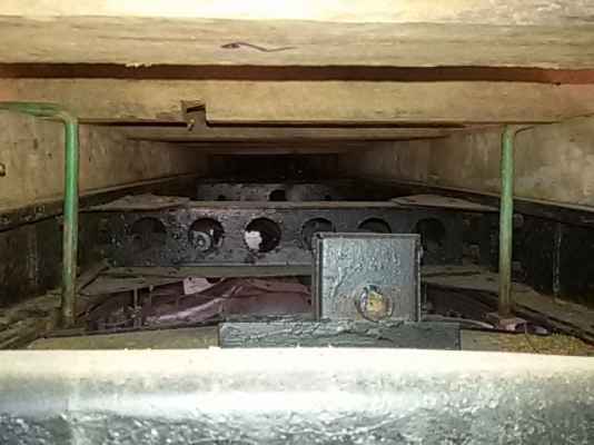 (ร้านรุ่งโรจน์ 082-1057078)ขาย 6ล้อ isuzu  Tl 100แรง(ฝาดำ) (4BC2)รถบ้านฝากขายคับ เกียร์สั้น มีสโล  เครื่องแน่นมาก  ฟิตมาใหม่ แชสซีสวยจัดตลอดเส้นคับ เสริมเหล็กด้านบน-ล่างตลอดเส้น แข็งแรงมาก ยางดี6เส้น พร้อมใช้เลย  เล่มทะเบียนพร้อมโอนคับ