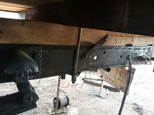 (ร้านรุ่งโรจน์ 082-1057078)ขาย 6ล้อ isuzu  Tl 100แรง(ฝาดำ) (4BC2)รถบ้านฝากขายคับ เกียร์สั้น มีสโล  เครื่องแน่นมาก  ฟิตมาใหม่ แชสซีสวยจัดตลอดเส้นคับ เสริมเหล็กด้านบน-ล่างตลอดเส้น แข็งแรงมาก ยางดี6เส้น พร้อมใช้เลย  เล่มทะเบียนพร้อมโอนคับ