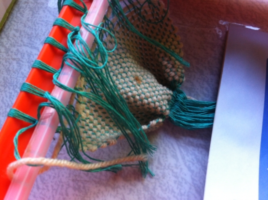 เครื่องทดผ้าจากญี่ปุ่นขนาดเล็ก อุปกรณ์ครบ มีคู่มือและแบบที่เป็นตัวอย่างให้เลือกนำไปใช้ได้ เครื่องทดผ้าจากญี่ปุ่นขนาดเล็ก อุปกรณ์ครบ มีคู่มือและแบบที่เป็นตัวอย่างให้เลือกนำไปใช้ได้