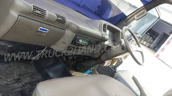 รถบรรทุก 6  ล้อ ดั้มพ์  ยี่ห้อ  ISUZU  NKR  ปีจดทะเบียน 2540