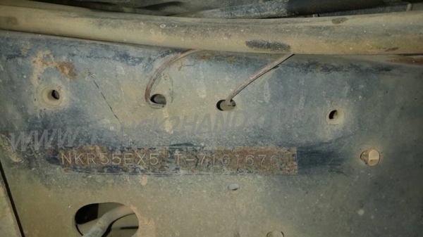 รถบรรทุก 6  ล้อ ดั้มพ์  ยี่ห้อ  ISUZU  NKR  ปีจดทะเบียน 2540