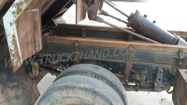 รถบรรทุก 6  ล้อ ดั้มพ์  ยี่ห้อ  ISUZU  NKR  ปีจดทะเบียน 2540