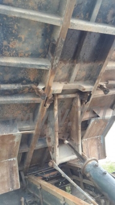 รถบรรทุก 6  ล้อ ดั้มพ์  ยี่ห้อ  ISUZU  NKR  ปีจดทะเบียน 2540