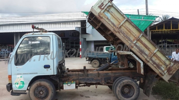 รถบรรทุก 6  ล้อ ดั้มพ์  ยี่ห้อ  ISUZU  NKR  ปีจดทะเบียน 2540