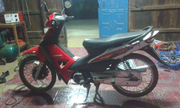 ขายเวฟ100 ubox สต๊าทมือ ทะเบียนพร้อมโอน 17,000