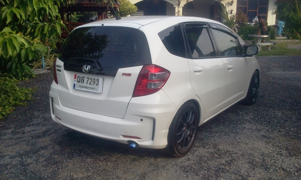 ขายถูก!!! ฮอนด้า แจ๊ส 2009 สีขาว ออโต้ แต่งสวยมาก ขายถูก!!! ฮอนด้า แจ๊ส 2009 สีขาว ออโต้ แต่งสวยมาก