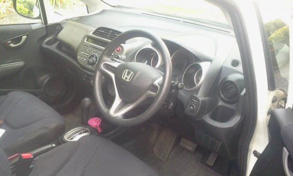 ขายถูก!!! ฮอนด้า แจ๊ส 2009 สีขาว ออโต้ แต่งสวยมาก ขายถูก!!! ฮอนด้า แจ๊ส 2009 สีขาว ออโต้ แต่งสวยมาก