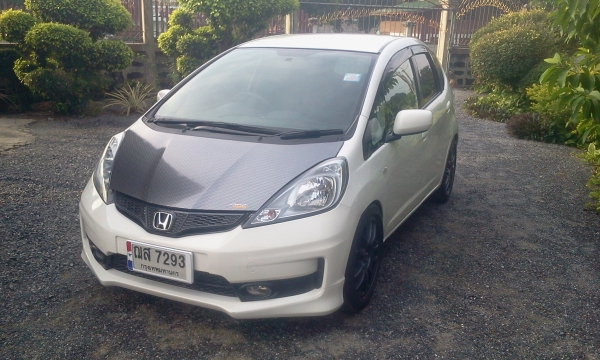ขายถูก!!!   ฮอนด้า แจ๊ส  2009   สีขาว ออโต้  แต่งสวยมาก