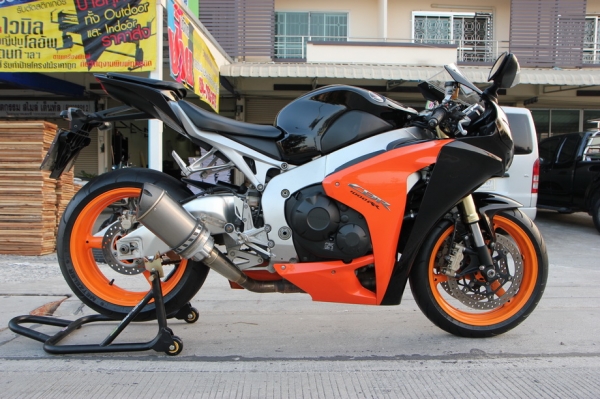 <จัดไฟแนนท์ได้>สด-ผ่อน ขาย HONDA CBR1000RR ปี2009 ทะเบียนแท้ๆๆ