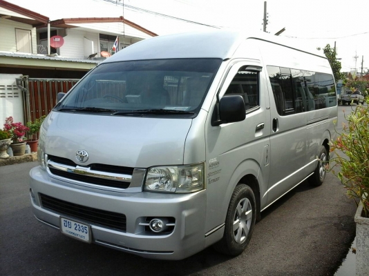 รถตู้โตโยต้าคอมมูเตอร์ ปี2007สีบรอนเงิน แต่งVIP ก๊าซNGV100ลิตร 2ถัง ย้ายแอร์ไมโครบัสด้านท้าย จอทีวีหน้า-หลัง พร้อมสายHDMI ต่อกับโน๊ตบุ๊คเล่นคาราโอเกะหรือเปิดหนังจากโน๊ตบุ๊คได้ครับ มีหม้อแปลงไฟบ้านพร้อมครับ  ประตูดูดไฟฟ้า