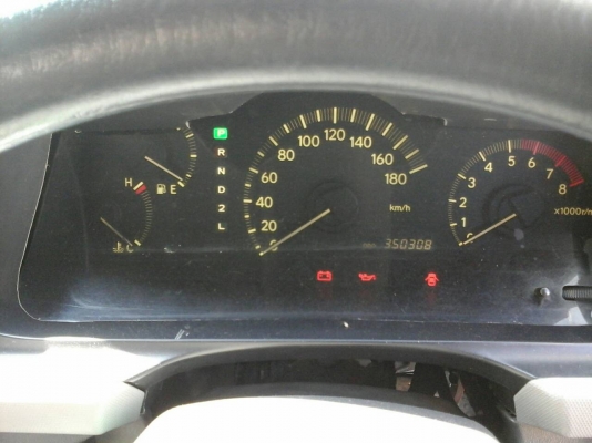 รถตู้โตโยต้าคอมมูเตอร์ ปี2007สีบรอนเงิน แต่งVIP ก๊าซNGV100ลิตร 2ถัง ย้ายแอร์ไมโครบัสด้านท้าย จอทีวีหน้า-หลัง พร้อมสายHDMI ต่อกับโน๊ตบุ๊คเล่นคาราโอเกะหรือเปิดหนังจากโน๊ตบุ๊คได้ครับ มีหม้อแปลงไฟบ้านพร้อมครับ  ประตูดูดไฟฟ้า