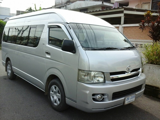 รถตู้โตโยต้าคอมมูเตอร์ ปี2007สีบรอนเงิน แต่งVIP ก๊าซNGV100ลิตร 2ถัง ย้ายแอร์ไมโครบัสด้านท้าย จอทีวีหน้า-หลัง พร้อมสายHDMI ต่อกับโน๊ตบุ๊คเล่นคาราโอเกะหรือเปิดหนังจากโน๊ตบุ๊คได้ครับ มีหม้อแปลงไฟบ้านพร้อมครับ  ประตูดูดไฟฟ้า