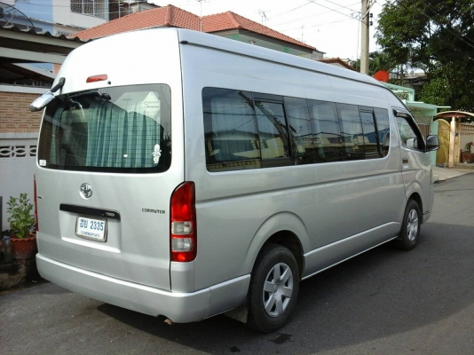 รถตู้โตโยต้าคอมมูเตอร์ ปี2007สีบรอนเงิน แต่งVIP ก๊าซNGV100ลิตร 2ถัง ย้ายแอร์ไมโครบัสด้านท้าย จอทีวีหน้า-หลัง พร้อมสายHDMI ต่อกับโน๊ตบุ๊คเล่นคาราโอเกะหรือเปิดหนังจากโน๊ตบุ๊คได้ครับ มีหม้อแปลงไฟบ้านพร้อมครับ  ประตูดูดไฟฟ้า