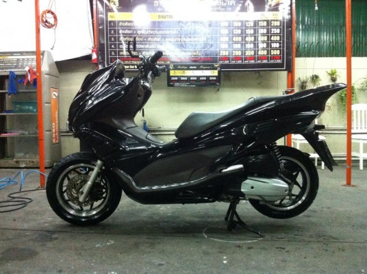 ขออนุญาติขาย HONDA PCX125-i ชุดแต่งใหม่รอบคัน โอนให้ฟรีครับ