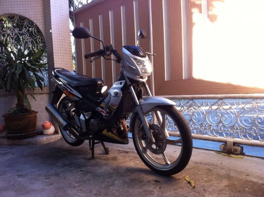 ขออนุญาติขาย Honda Sonic 125 CC. ตัว Top ล้อแม็กLS โอนให้ฟรีครับ