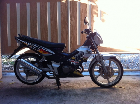 ขออนุญาติขาย Honda Sonic 125 CC. ตัว Top ล้อแม็กLS โอนให้ฟรีครับ