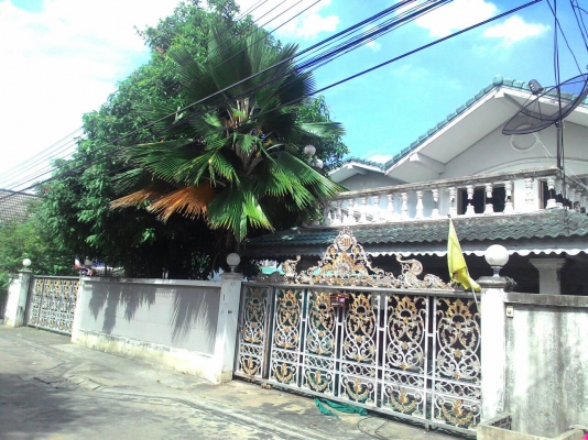 บ้านเดี่ยวสองชั้นพร้อมที่ดิน มีโฉนด เจ้าของขายเอง