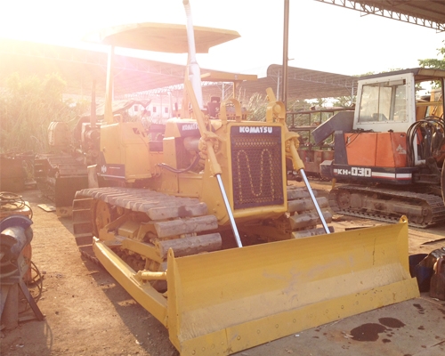 KOMATSU D20P-6