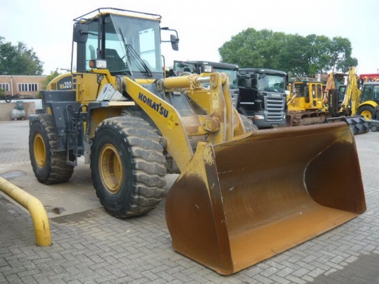 รถตักล้อยางKOMATSU WA320-5 นำเข้า