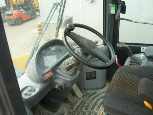 รถตักล้อยางKOMATSU WA320-5 นำเข้า