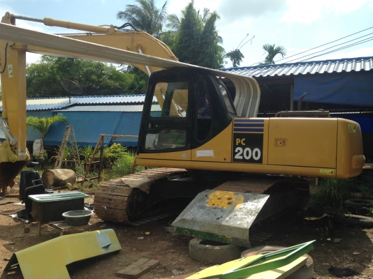 ขายแบคโฮ KOMATSU PC200