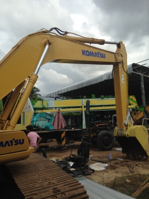 ขายแบคโฮ KOMATSU PC200