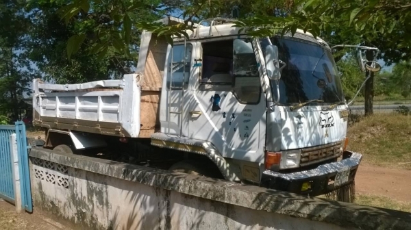 ขาย 6 ล้อดั้ม คัสซีหัวยาวเขียนแบบลงเล่มแล้ว เครื่อง 6BD1 ปั้มลม 165 แรงม้า เฟืองท้าย FUSO พวงมาลัยพาวเวอร์ เบรคทิฟฟี่ ทะเบียนพร้อมโอนครับ ราคาต่อรองได้