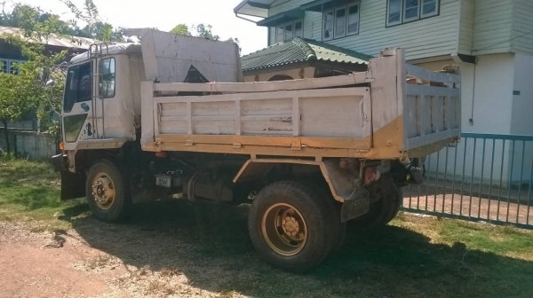 ขาย 6 ล้อดั้ม คัสซีหัวยาวเขียนแบบลงเล่มแล้ว เครื่อง 6BD1 ปั้มลม 165 แรงม้า เฟืองท้าย FUSO พวงมาลัยพาวเวอร์ เบรคทิฟฟี่ ทะเบียนพร้อมโอนครับ ราคาต่อรองได้